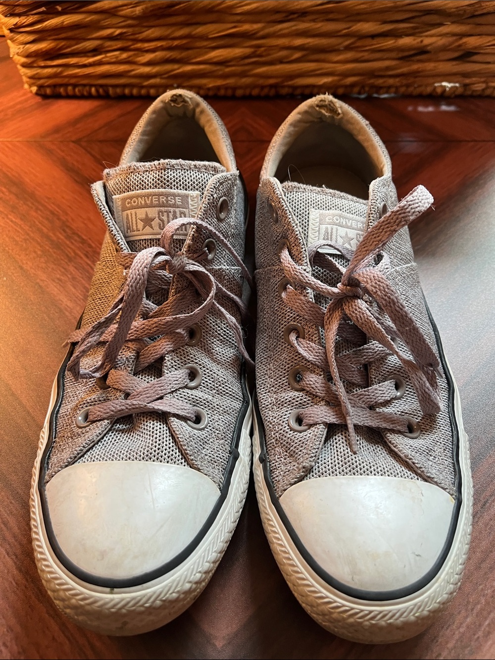 Converse Low Top Sneakers - Light Gray
